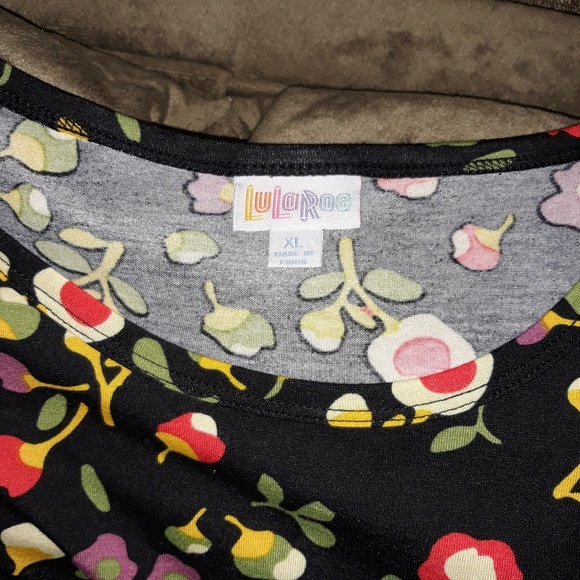 Julia - Picture 2 of 2